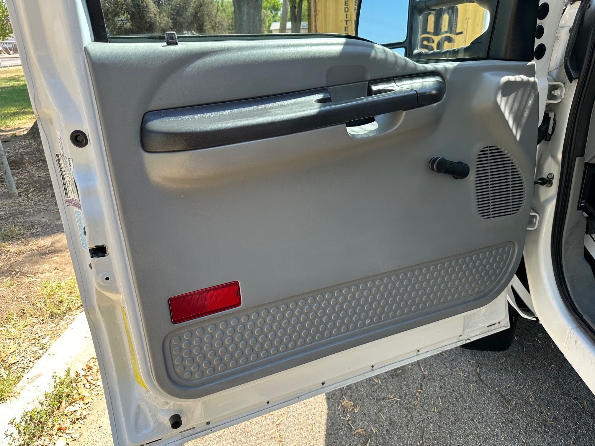 2007 Ford F-550 Bucket Truck image 32