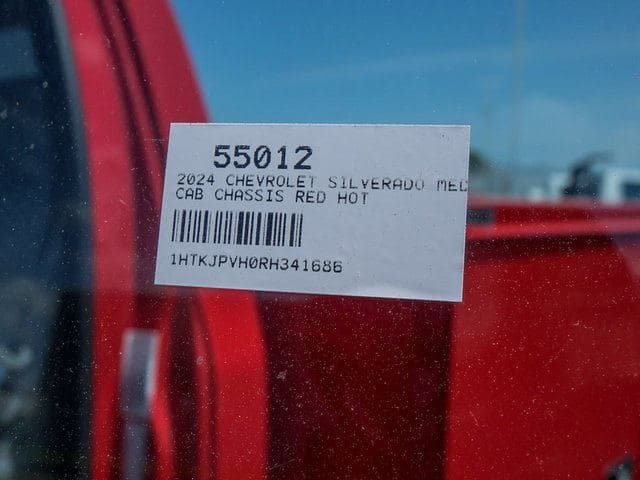 2024 Chevrolet Silverado 4500HD Work Truck image 32
