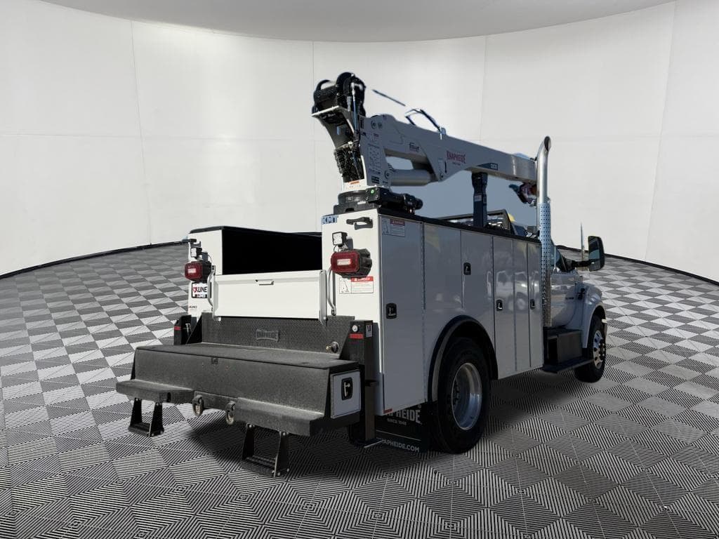 2026 Ford F-750SD Base Crane Truck image 4