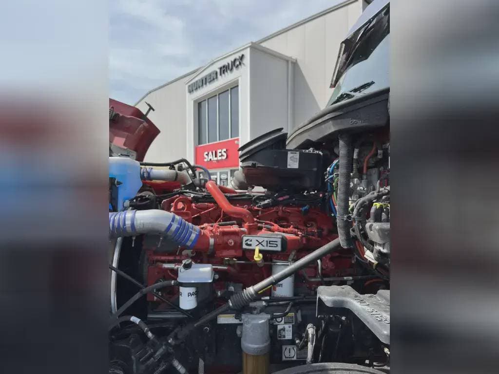 2023 Peterbilt 567 image 8