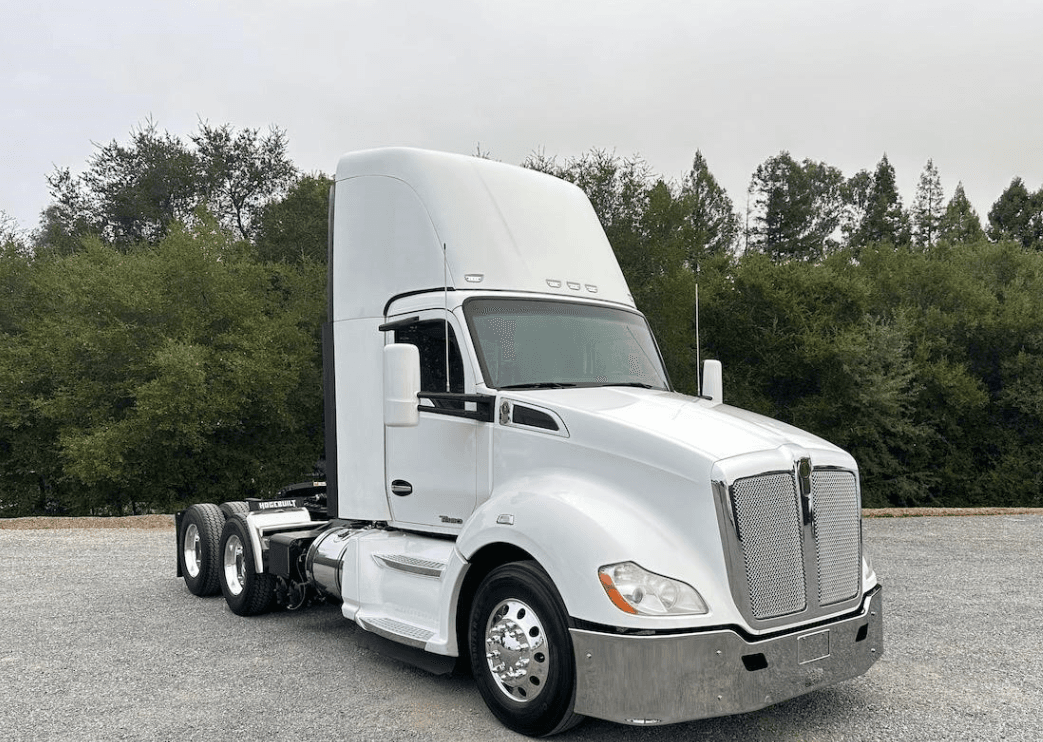 2020 Kenworth T680 image 1