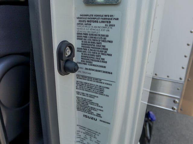 2024 Chevrolet 5500 XD LCF Diesel Work Truck 24'x102"x97" Box Truck image 15