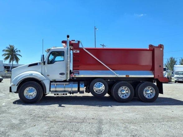 2026 Kenworth T880 image 2