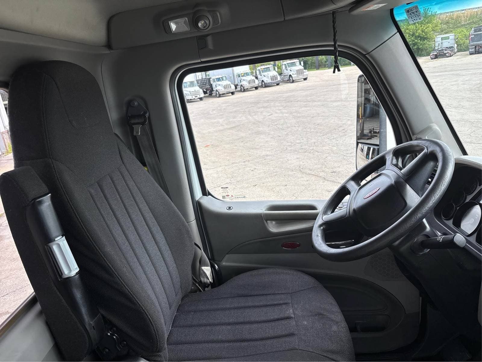 2020 Peterbilt 567 image 14