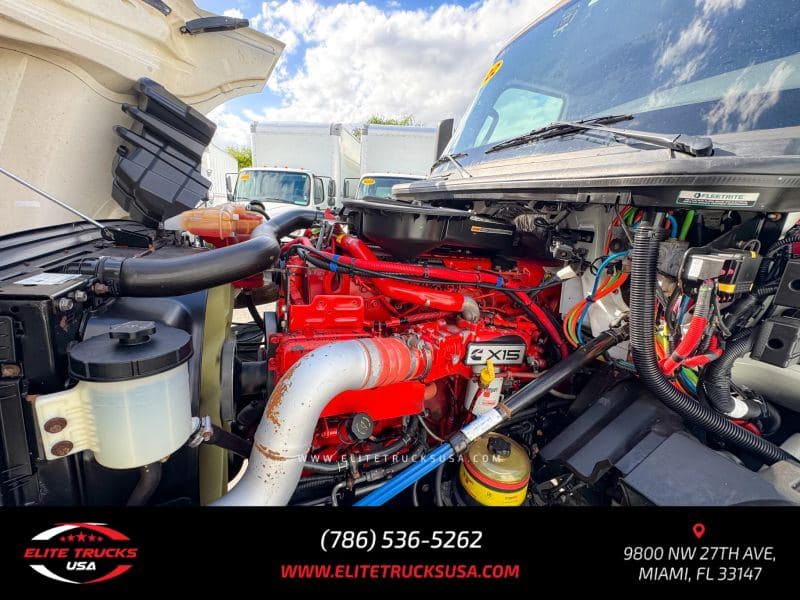 2022 International LT image 31