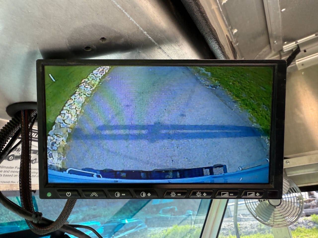 2019 Ford Stripped Chassis image 12