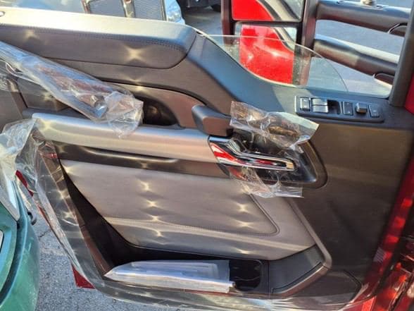 2025 Kenworth W990 image 13