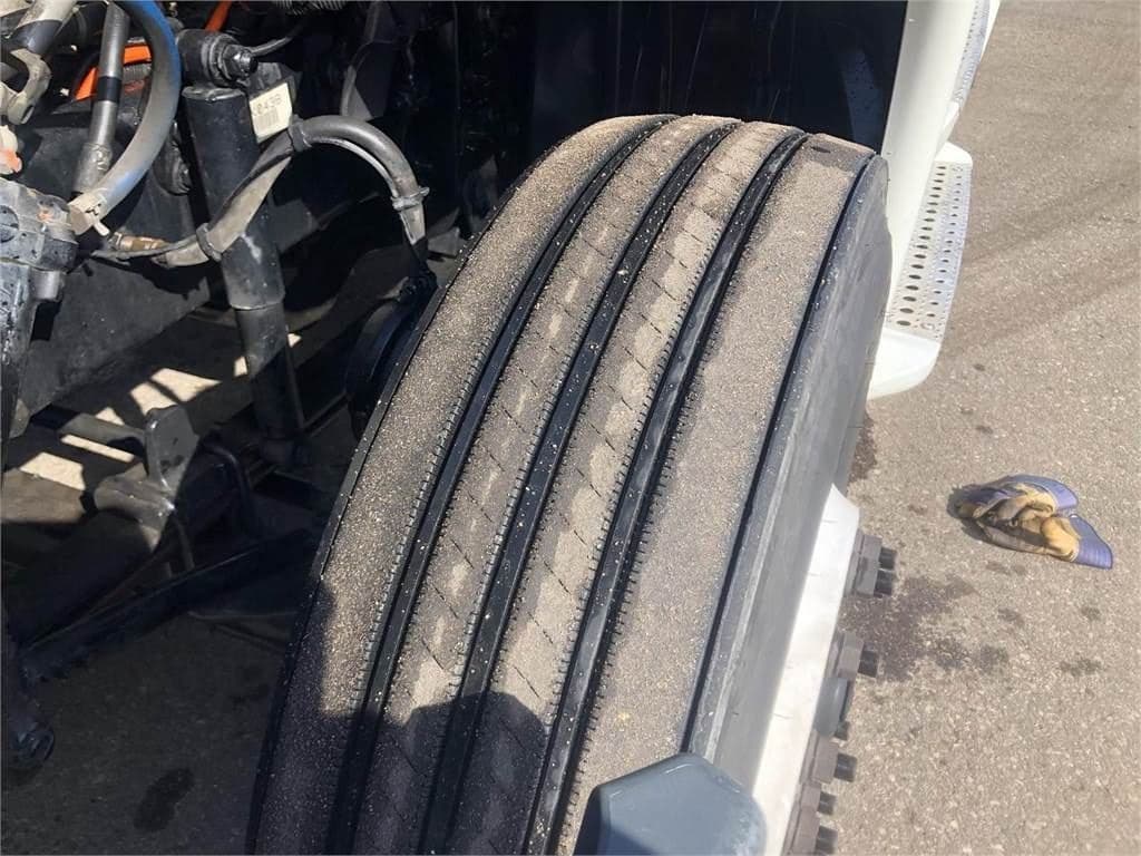 2018 Freightliner Cascadia image 16