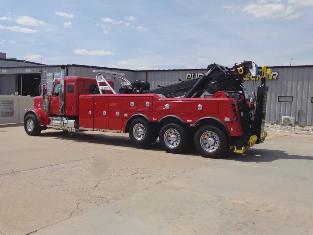 2025 Peterbilt 589 image 11
