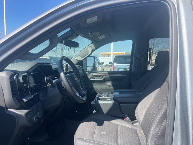 2025 Chevrolet Silverado 2500HD LT image 8