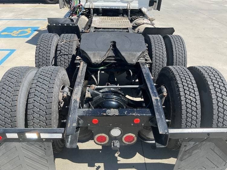 2018 Freightliner Cascadia image 5