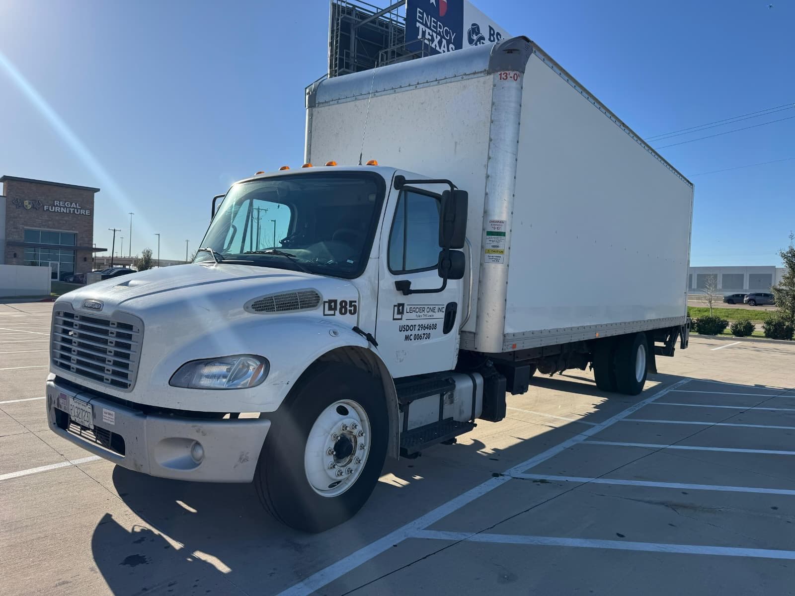 2022 Freightliner M2 image 3