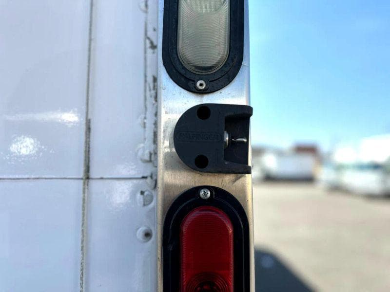 2017 Freightliner M2 106 image 10
