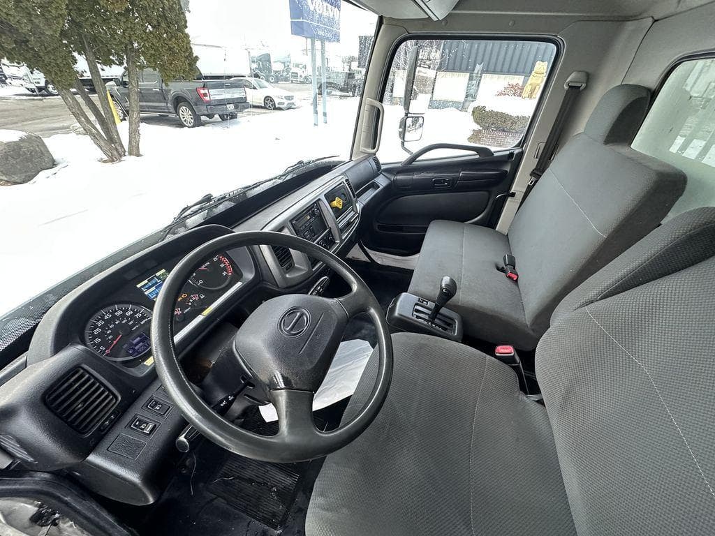 2017 Hino 268A image 10