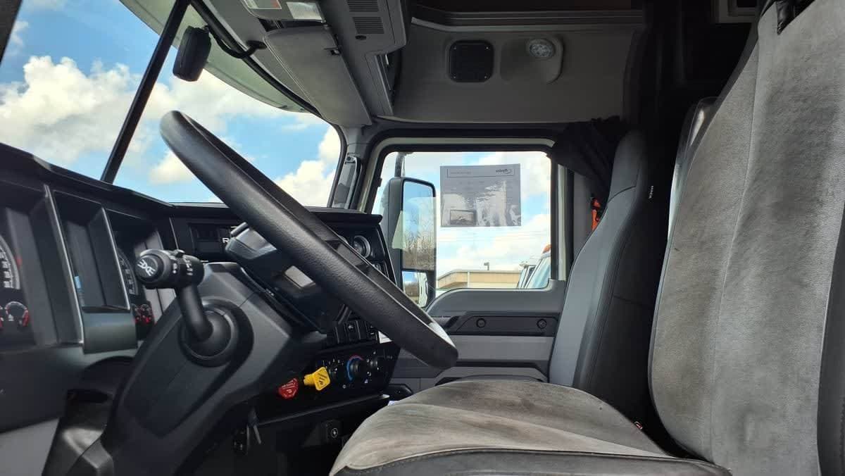 2020 Mack Anthem 64T Sleeper Semi Truck - 62" Mid Roof Sleeper, 445HP, 12 Speed Automatic image 7