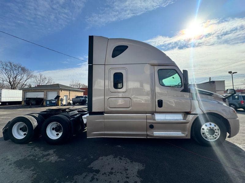2019 Freightliner Cascadia image 7