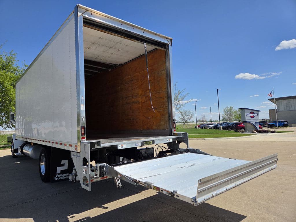Used 2020 PETERBILT 330 image 16