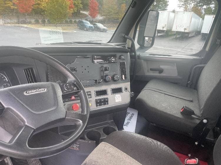 2018 Freightliner Cascadia image 7