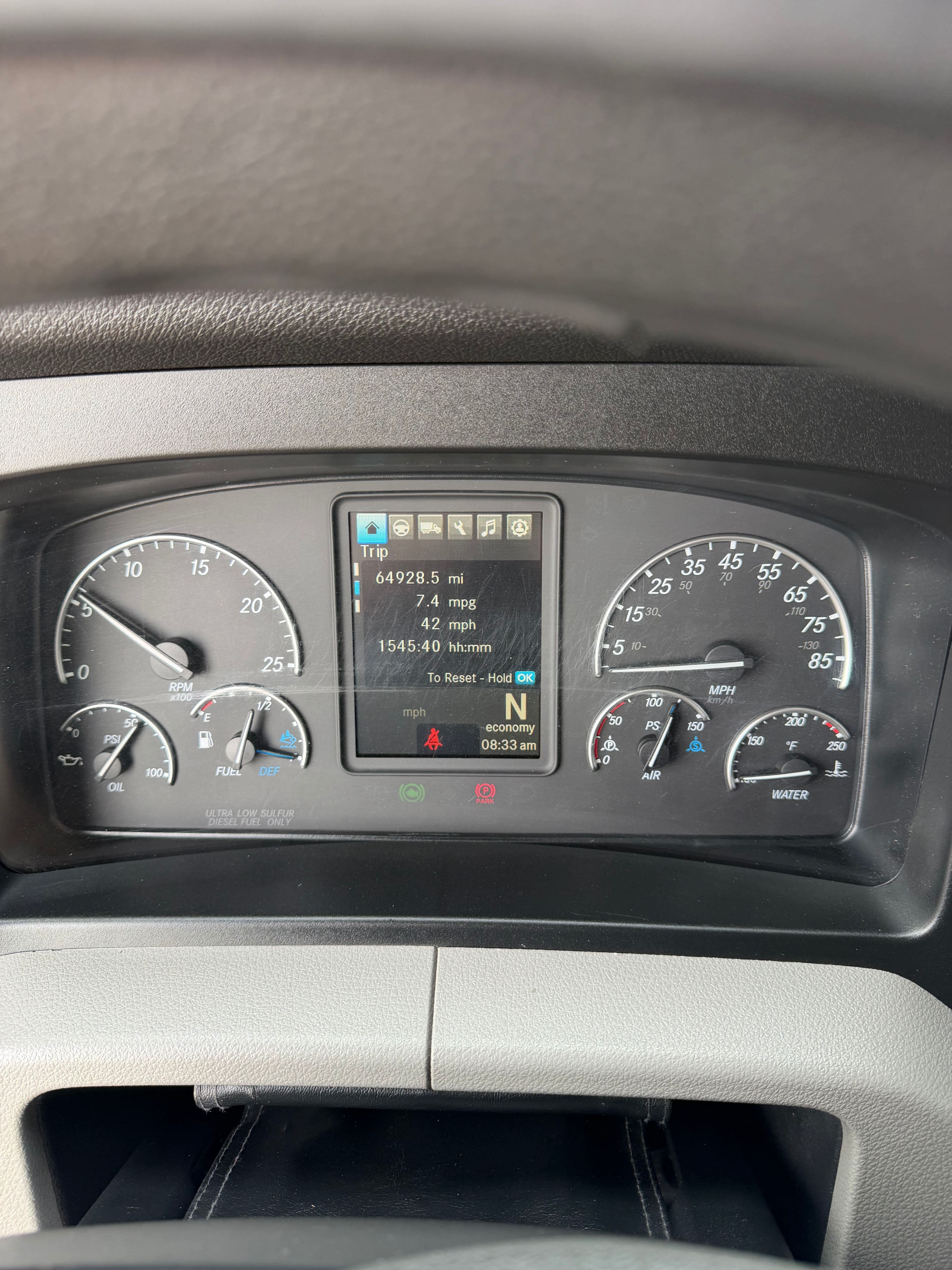 2021 Freightliner Cascadia 126 image 4