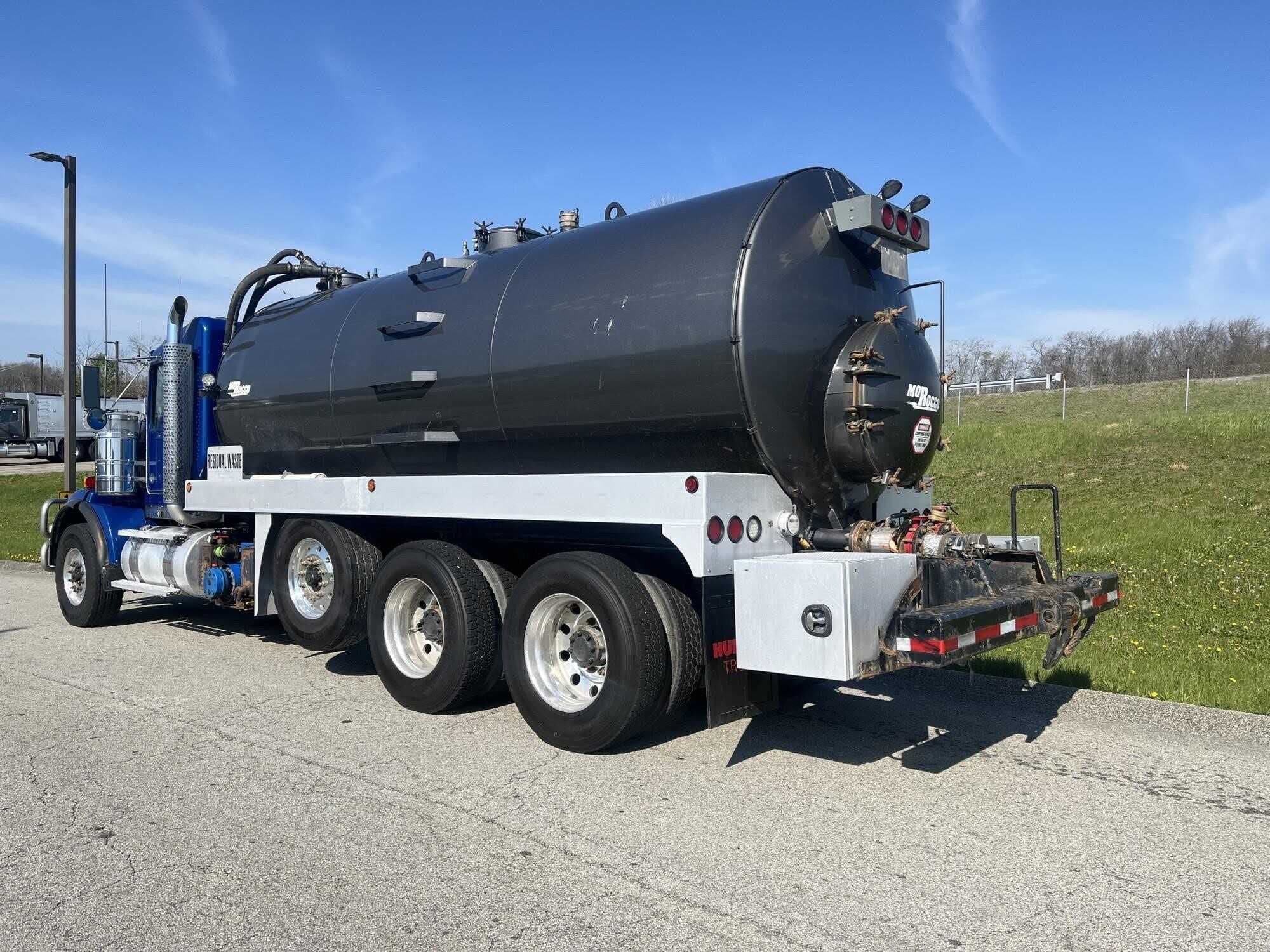2019 Kenworth T8 Series image 3