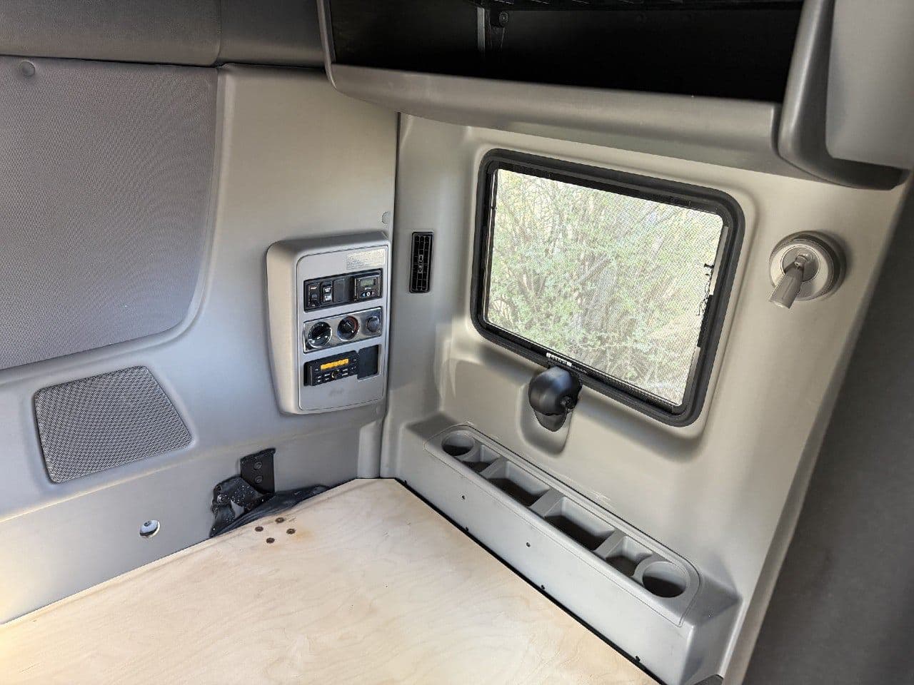 2018 International LT625 image 16
