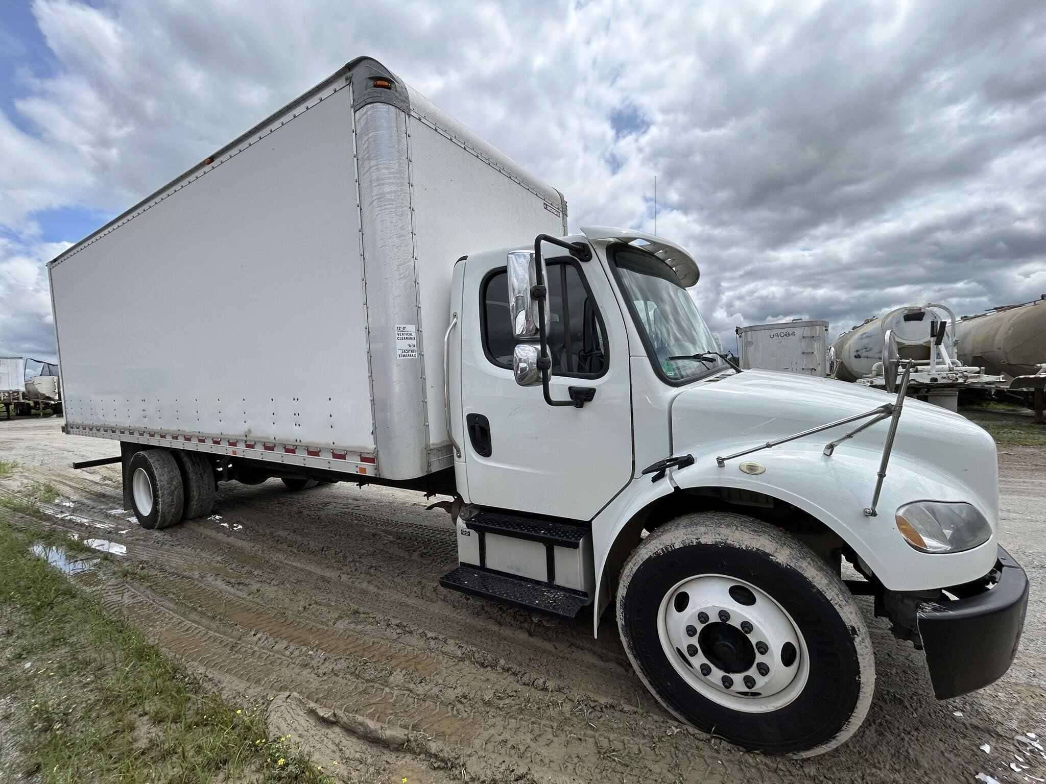 2019 Freightliner M2 image 9