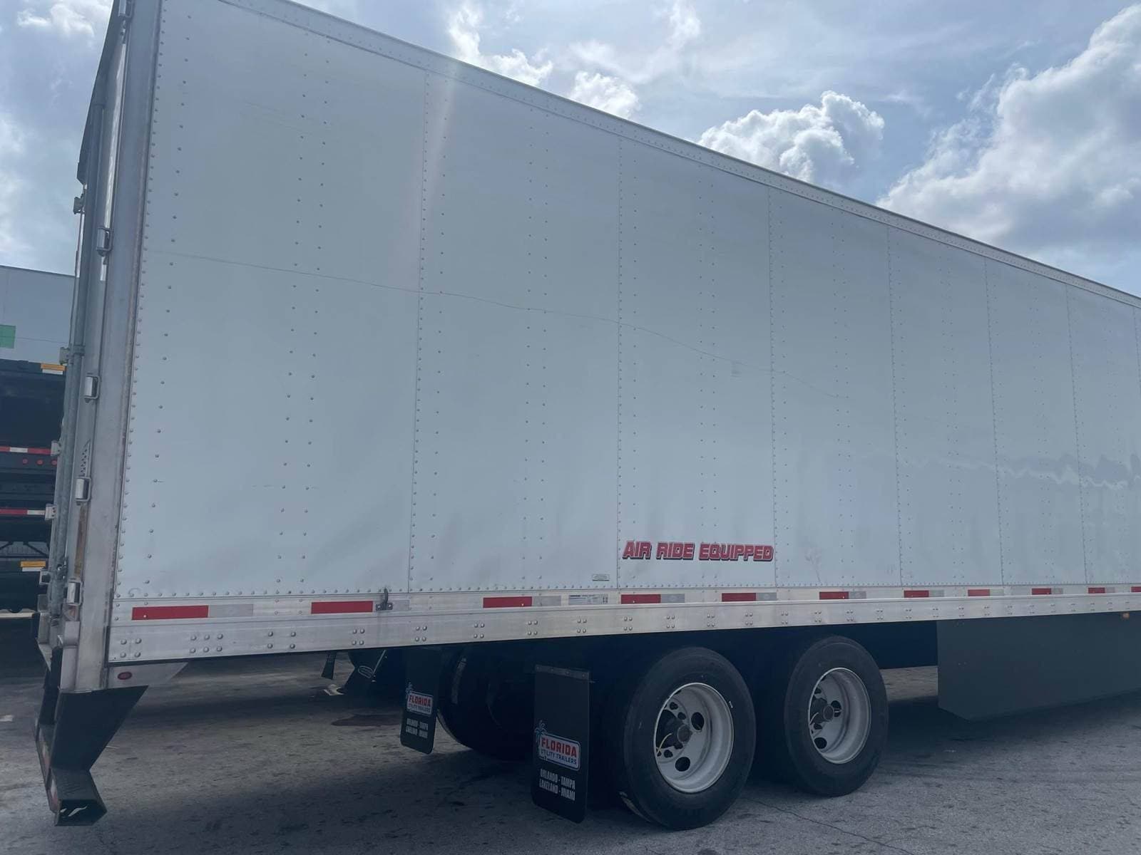 2022 Utility 4000D-X image 12