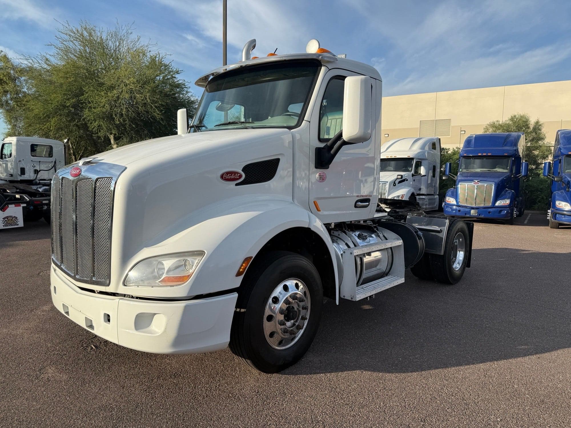 2020 Peterbilt 579 image 1