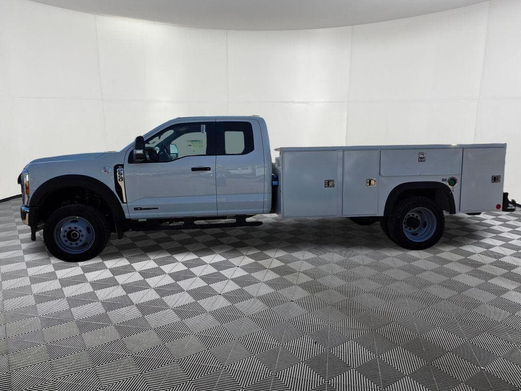 2026 Ford F-550SD XL Service Utility Body image 5