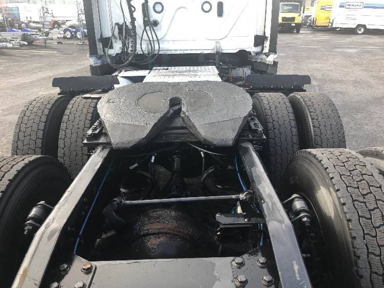 2021 Freightliner Cascadia image 12