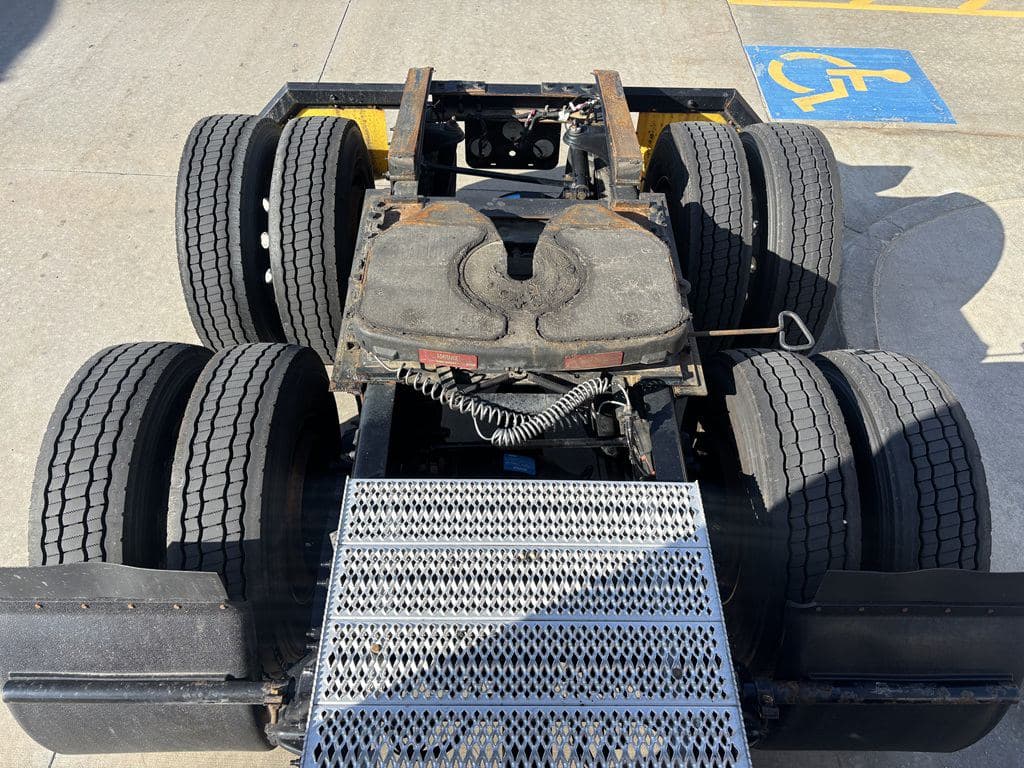 Used 2024 PETERBILT 579 image 12