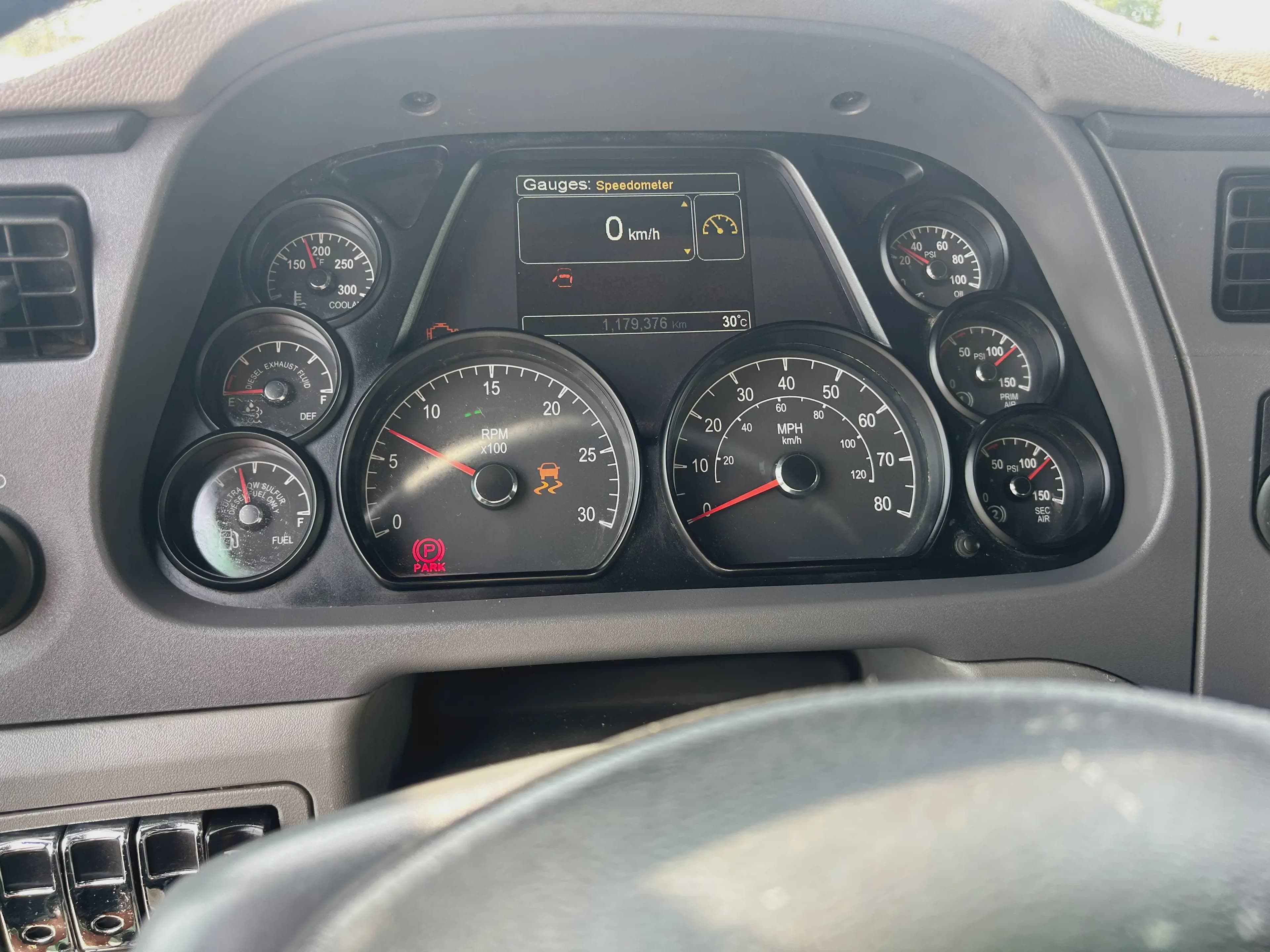 2016 Peterbilt 579 New Engine – Complete Overhaul image 7