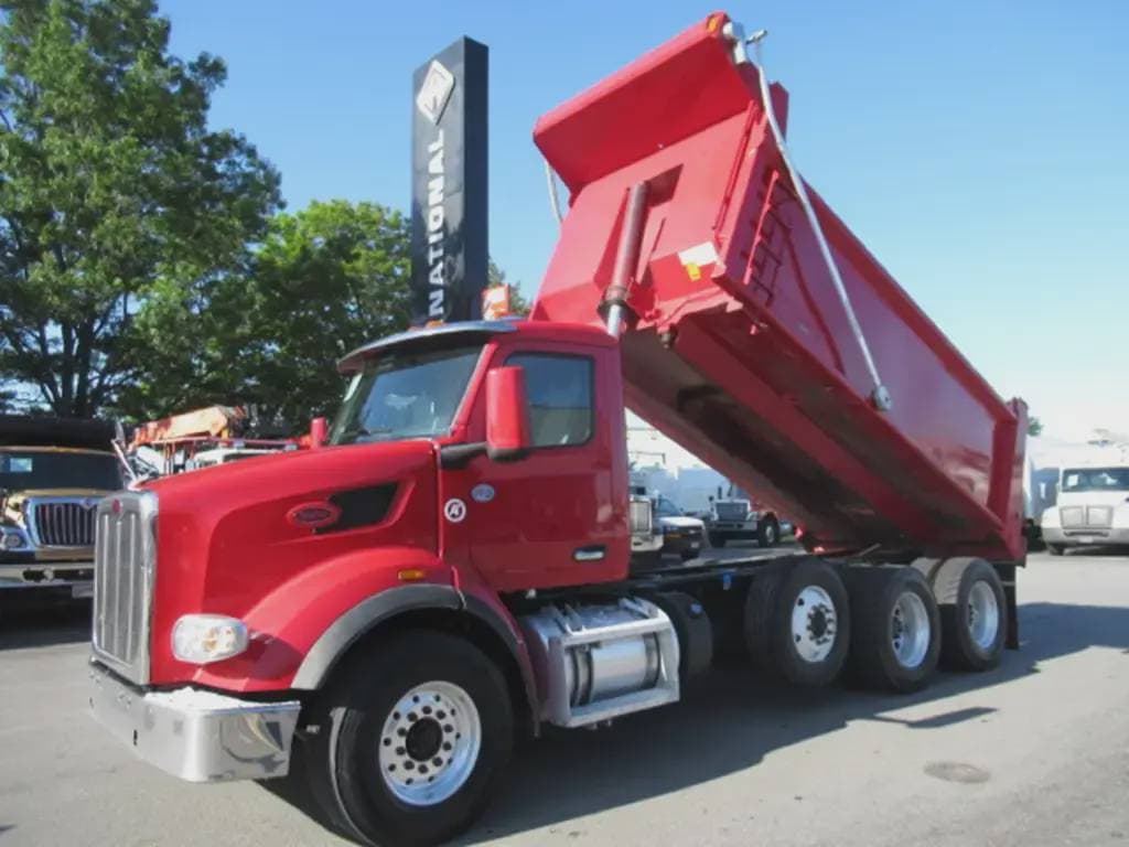 2022 Peterbilt 567 image 5