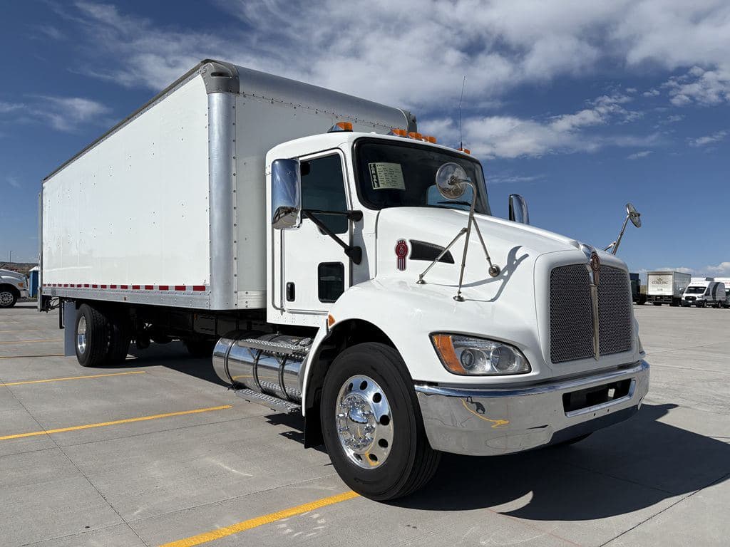 Used 2021 KENWORTH T270 image 9