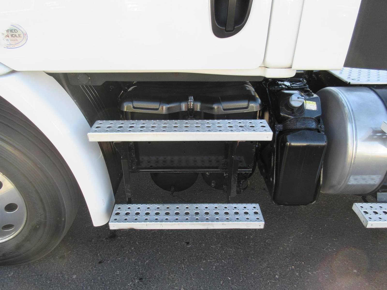 2018 Freightliner Cascadia 113 image 10