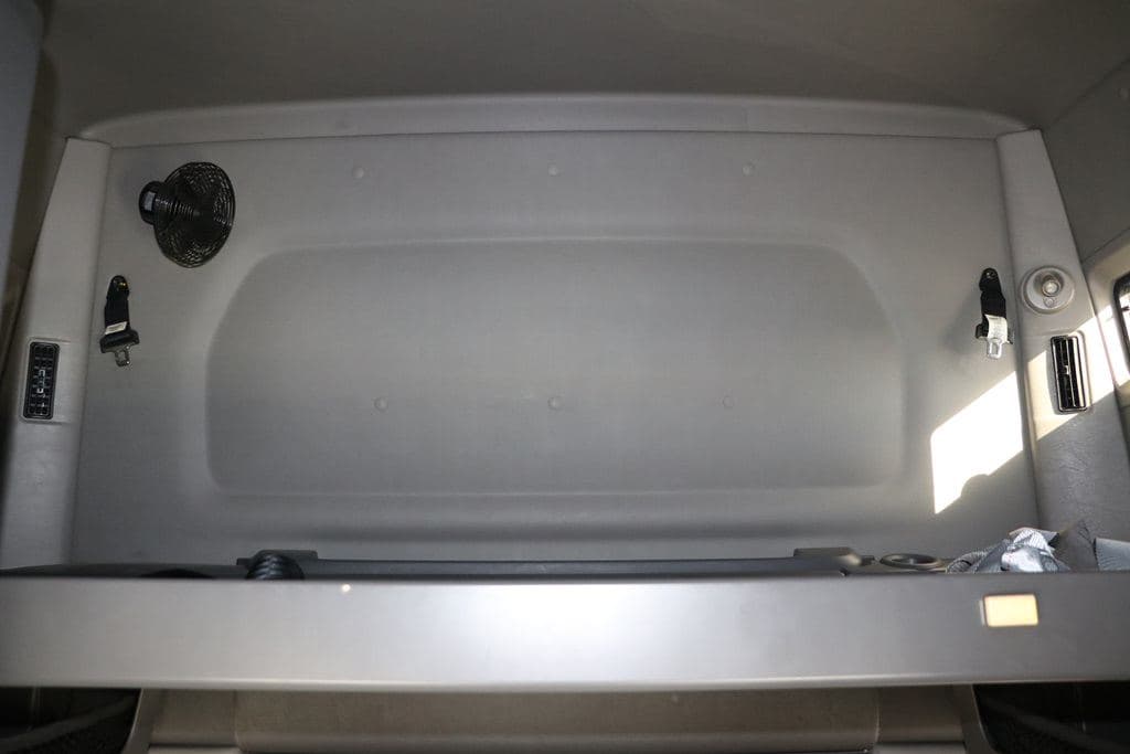 Used 2022 INTERNATIONAL LT625 image 9