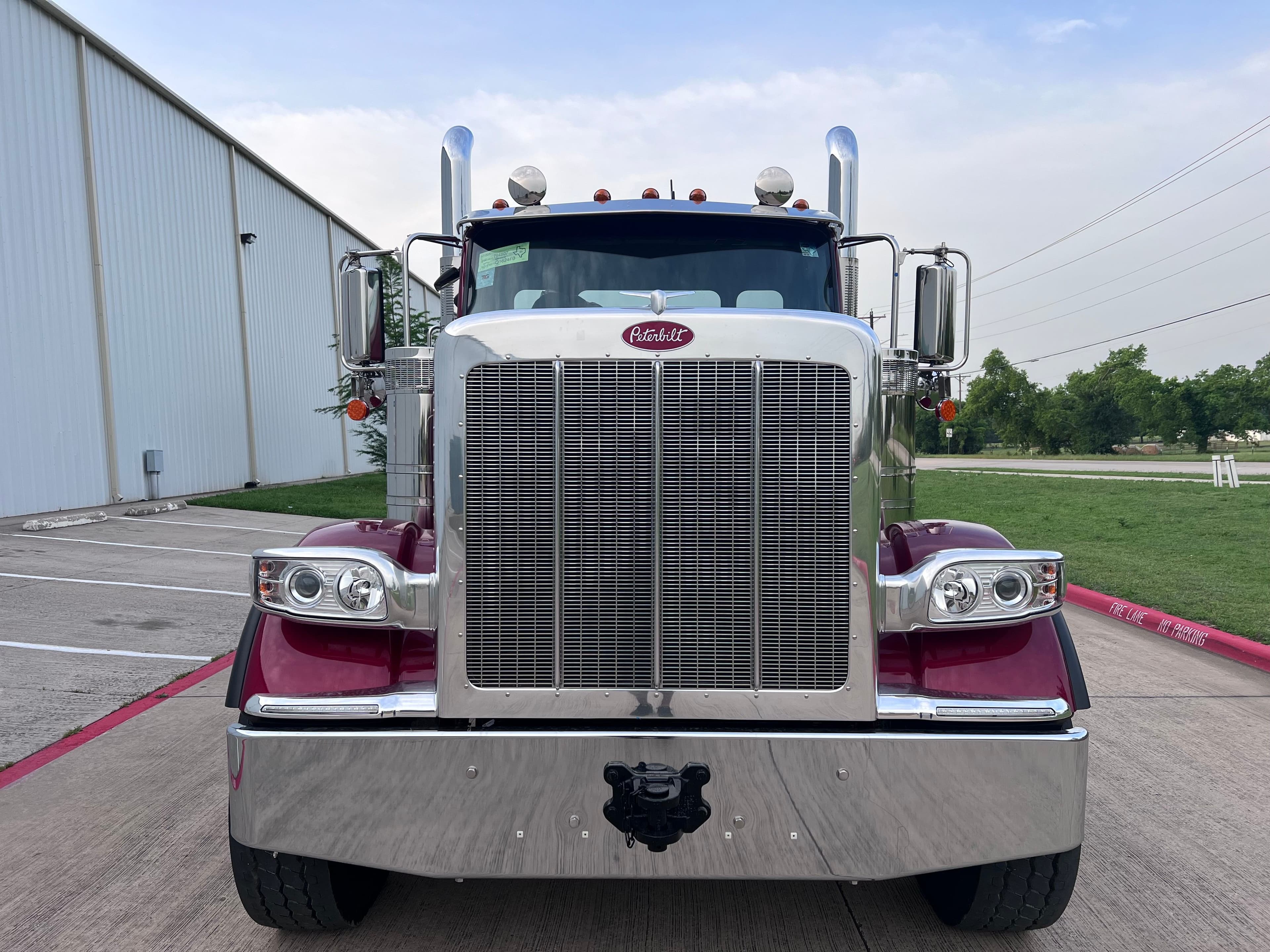 2026 Peterbilt 589 image 3