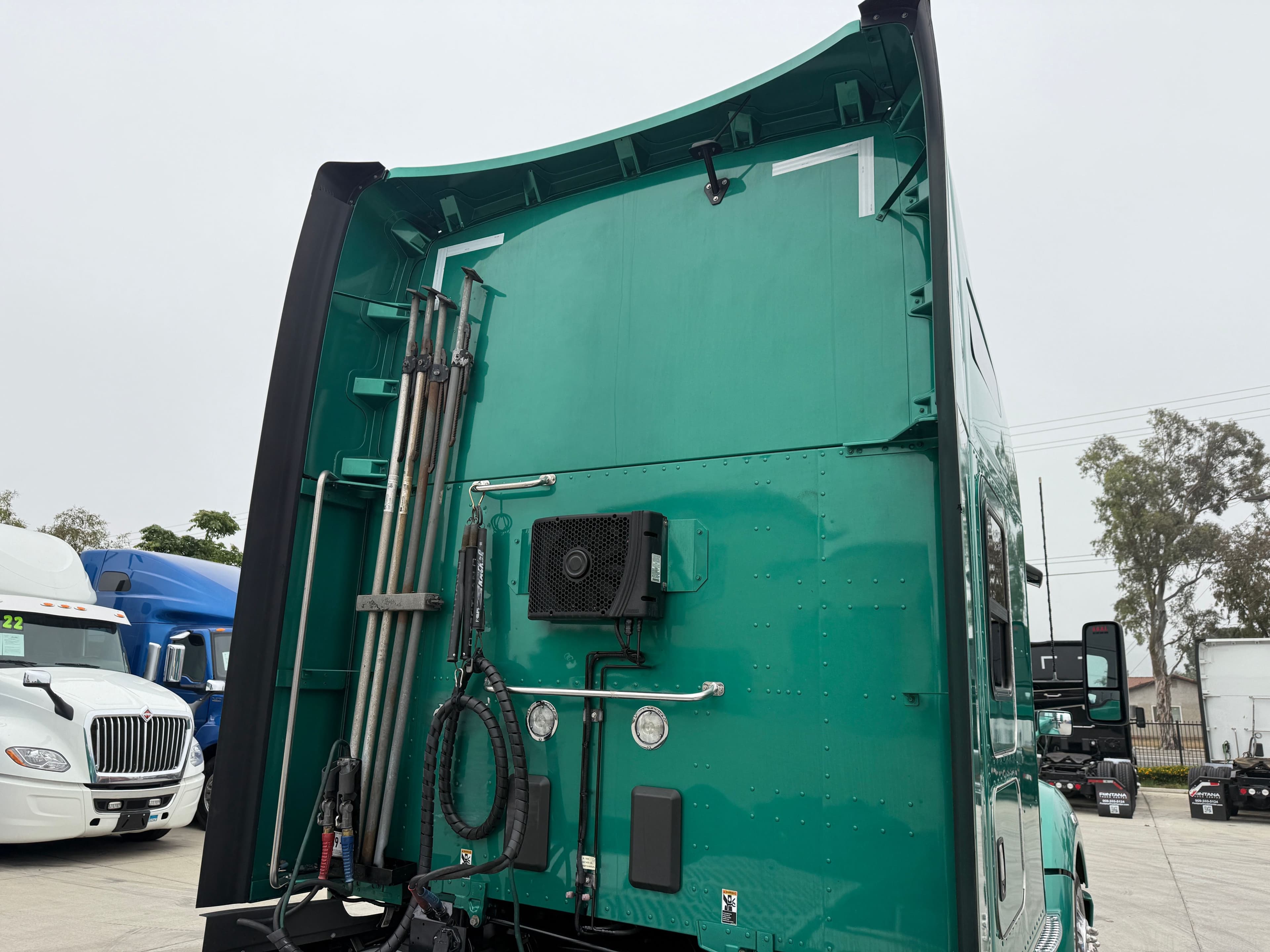 2021 Kenworth T680 image 10