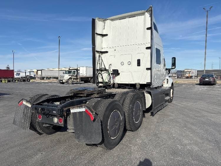 2023 International LT62F image 5