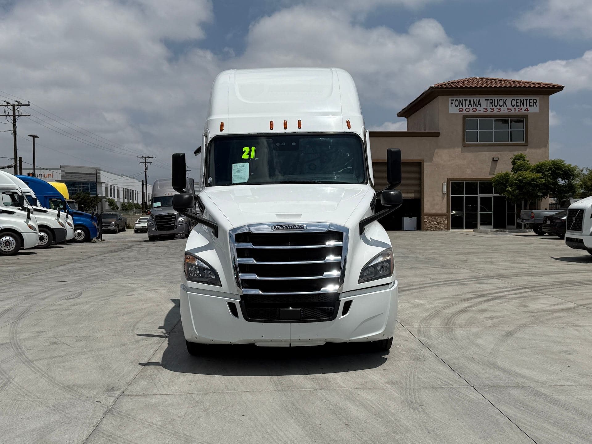2021 Freightliner Cascadia 126 image 2