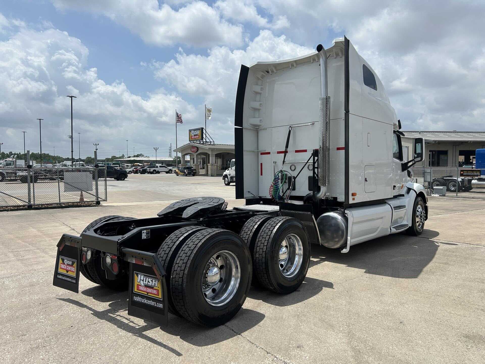 2020 Peterbilt 579 image 34