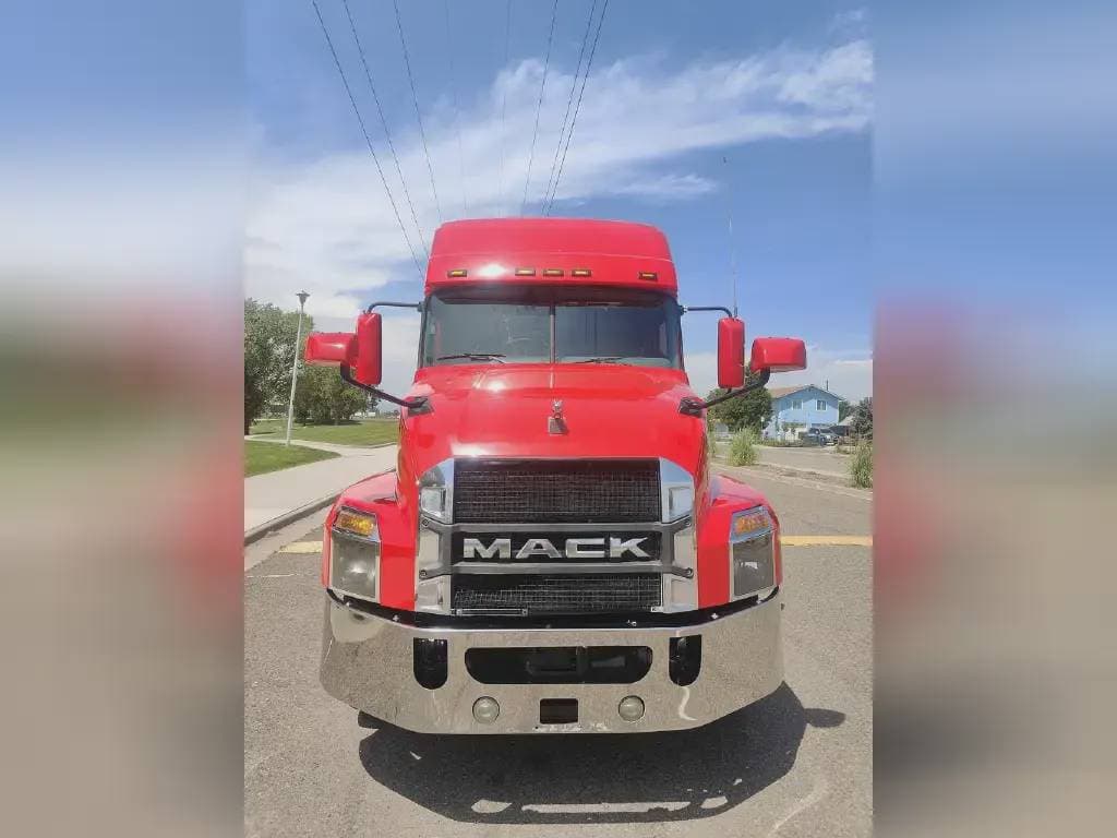 Used 2022 MACK Conventional - Sleeper Truck image 2