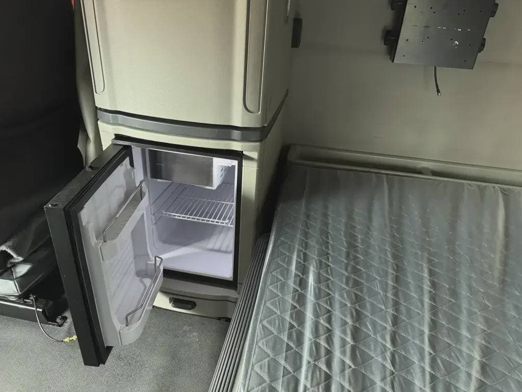 2022 Peterbilt 579 image 5