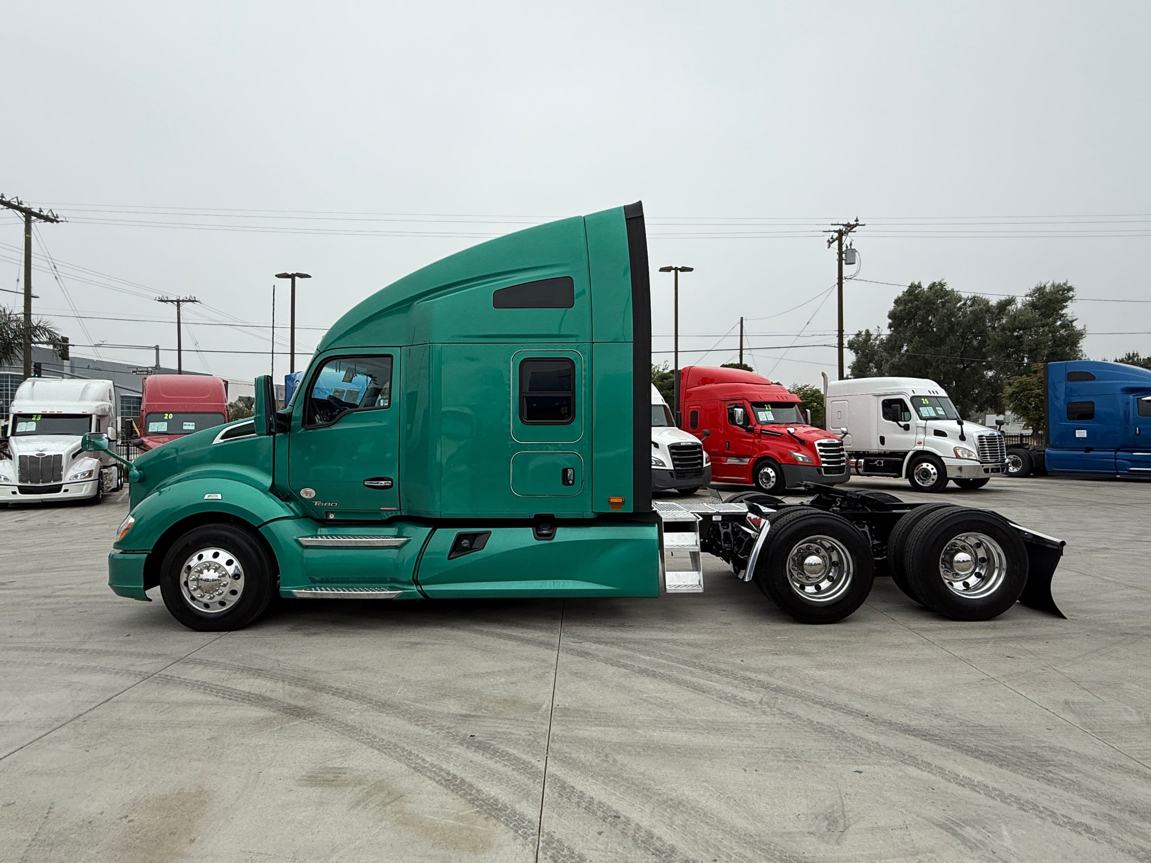 2021 Kenworth T680 image 5