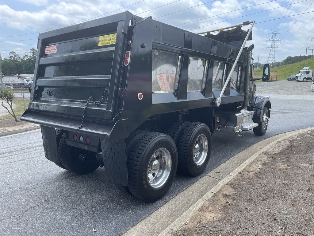 Used 2024 PETERBILT 567 image 6