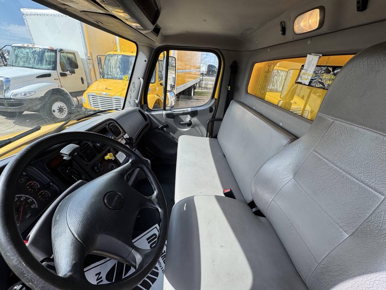 2019 Freightliner M2 106 image 10