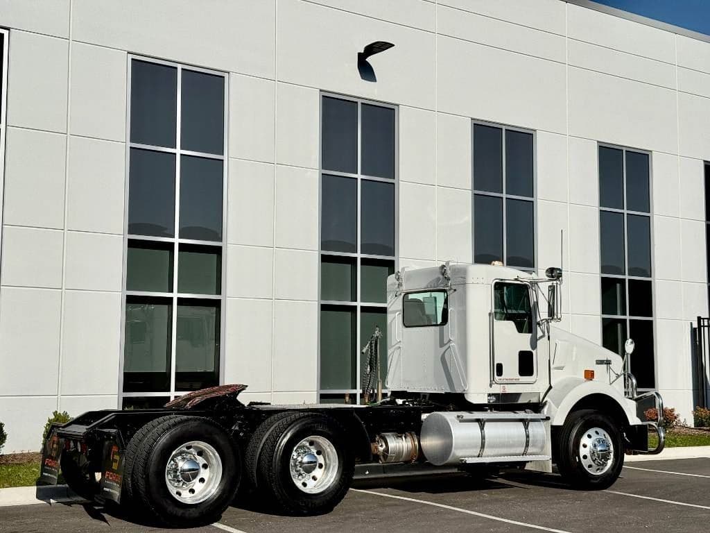 2020 Kenworth T8 Series image 5