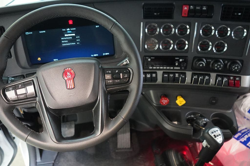 New 2027 KENWORTH W990 image 2