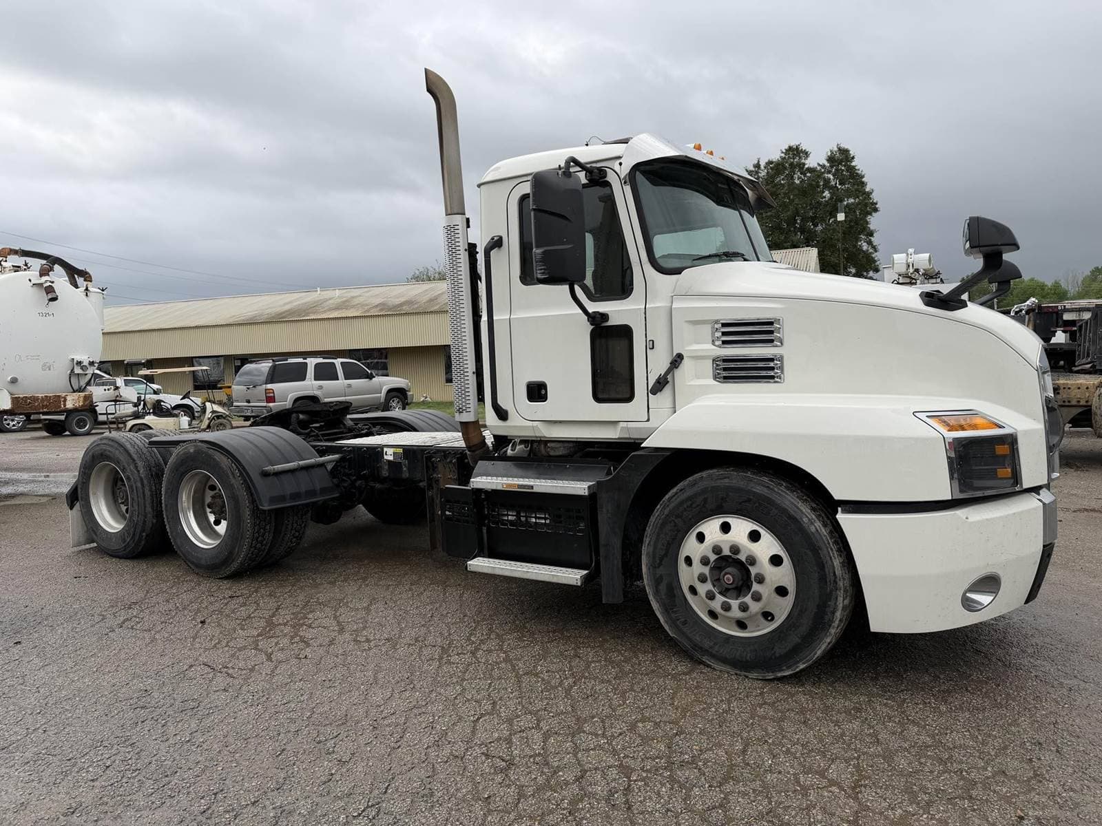 2019 Mack Anthem 64T Day Cab Truck - MP7 425HP, 12 Speed M Drive Amt image 4