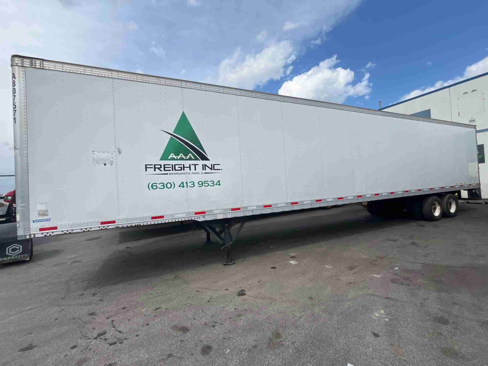 2018 Vanguard 53` Dry Van image 3